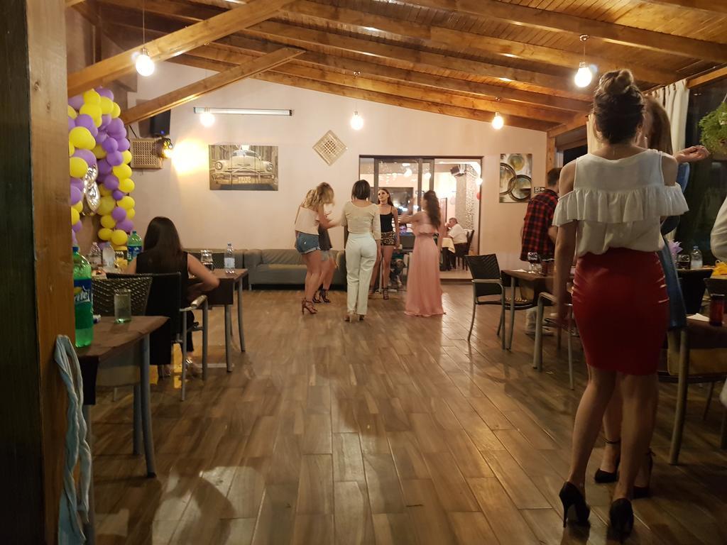 Pensiunea Family Zone Rosiori de Vede Bagian luar foto